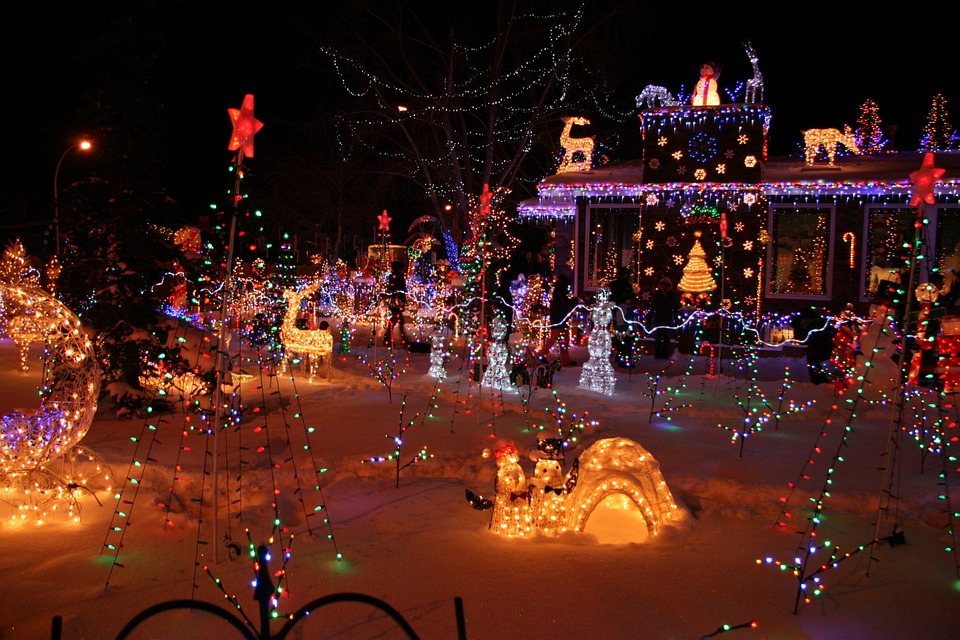 Is It Worth Paying For Holiday Light Installation in St. Joseph MO