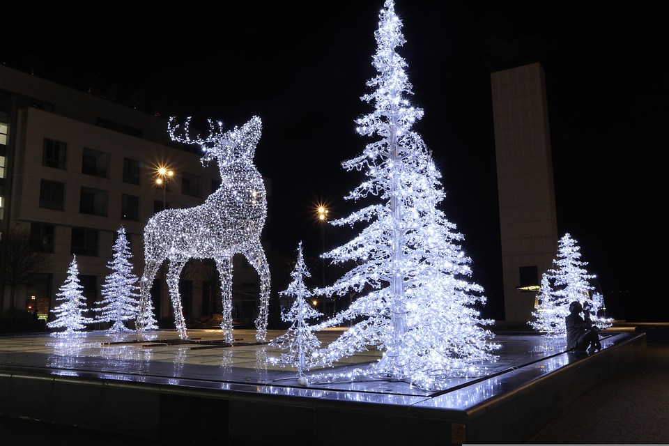 How Much Is Christmas Light Installation in St. Joseph MO